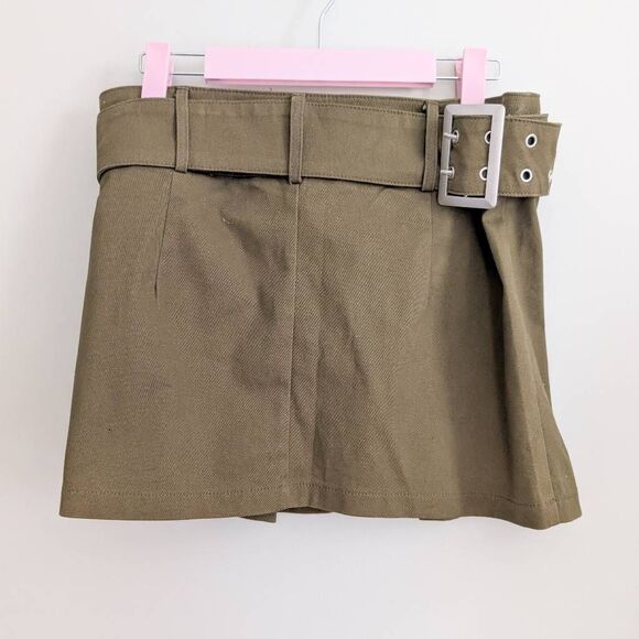 No Vacancy Army Green Belted Pleated Skirt - Picture 2 of 4
